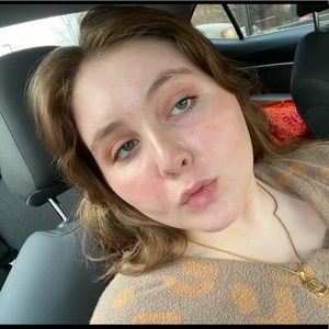 Meet your Posher, Madalyn